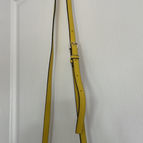 Vince Camuto Slim phone case Crossbody in lemon yellow - Picture 7 of 16